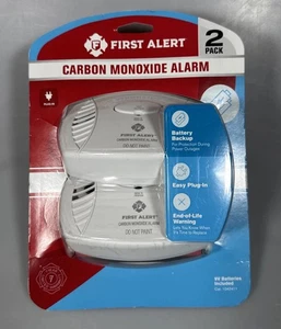 FIRST ALERT Carbon Monoxide Alarm 2-Pack 9V Batteries Included Cat.1042411 NEW - Picture 1 of 2