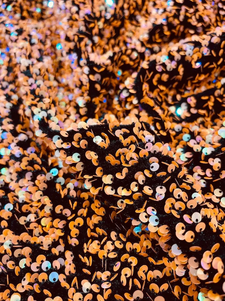 Veludo elástico laranja iridescente preto com lantejoulas de luxo tecido 5mm - Imagem 1 de 1