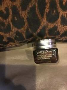 Estee Lauder Avanzado Noche Reparación Ojo Nuevo 0,5 oz - Imagen 1 de 2