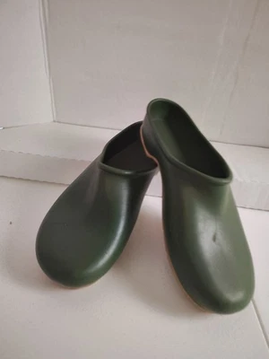 Sloggers Gardening Shoes  Green Size 9 Made In The USA  - Image 1 of 4