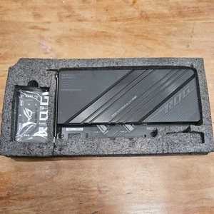 ASUS ROG HYPER M.2 PCIe Card - Gen5 PCIe Ready (2 x M.2 Expansion) - Bild 1 von 5