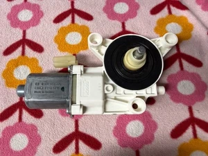 2008-2020 Dodge Grand Caravan Rear Left Side Power Sliding Door Window Motor - Picture 1 of 6