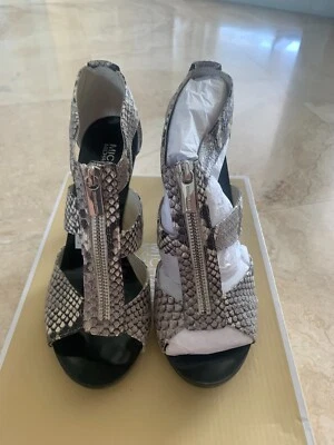 Zapatos Michael Kors Mujer Berkley Correa Tacones Cuero Repujado Serpiente Talla 7.5 Foto 1 de 4