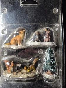 Train/Christmas Display Animals In Packaging. Dog, Rabbits, Squirrels & A Tree - Picture 1 of 7