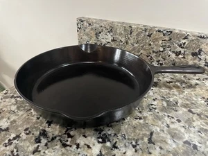 Logo Pequeño Griswold Vintage Nº 8 - Imagen 1 de 5