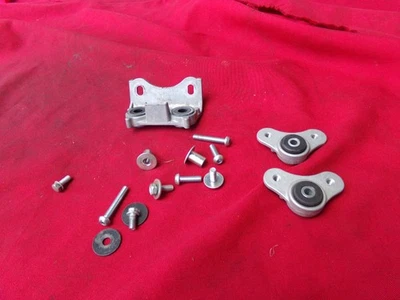 YAMAHA FZ-09 FUEL TANK MOUNTING BRACKET REAR 2014-2016 OEM NICE FZ09 Foto 1 de 2