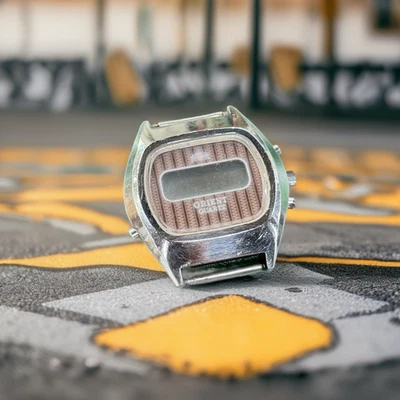 ORIENT  Quartz Wrist Watch Vintage RETRO 1970s - Made in Japan - WORKS! Digital - image 1 of 2