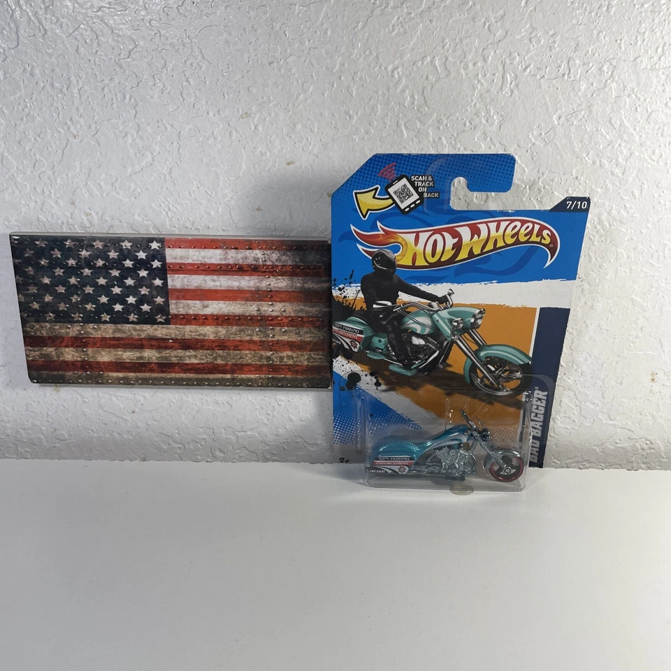 Hot Wheels 2012 Volkswagen Beetle Diecast Car