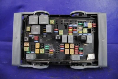 2007 Cadillac Escalade Chevy Tahoe Fuse Box Junction Relay Distribution 15092625 - Image 1 of 4