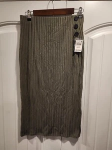 Long Skirt - Picture 1 of 3