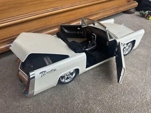 BRATZ F.M. CRUISER WHITE WITH FM RADIO 2004 - Picture 1 of 8