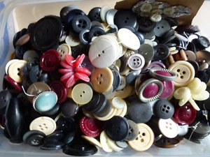 Uromas Knopfkiste 1 kg - Bild 1 von 3