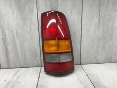OEM 1999-2002 Chevrolet Silverado 1500 RH Tail Light Assembly Fleetside 16524516 - Image 1 of 4