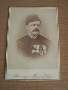 Militär Mann mit Medaillen Ägypten antike Kabinettkarte Strommeyer & Heymann Kairo - Bild 1 von 3