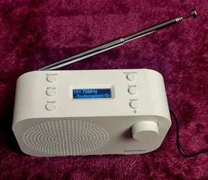 Goodmans 365112 White Compact Portable DAB FM Bluetooth Radio + Power Supply - Picture 1 of 10