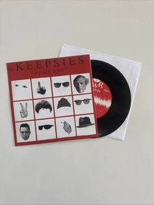 NEW 7" 45 * THE KEEPSIES * DUMB FUN - Picture 1 of 3