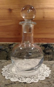 VINTAGE CLEAR GLASS LIQUOR DECANTER WITH UNIQUE STOPPER - Picture 1 of 10