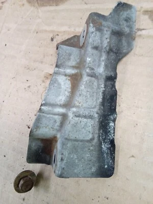 Placa de protección térmica bomba dirección asistida 94-01 Acura Integra B18b1 Foto 1 de 4