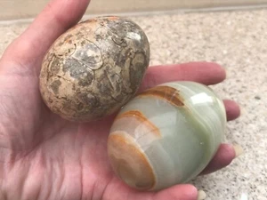 2 Marble Onyx Eggs (ornament or paperweight) - Picture 1 of 8