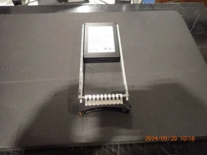 Lecteur flash IBM 01EJ599 3,84 To 12 Go SAS 2,5 pouces 01EJ935 01EJ937 - Photo 1/5