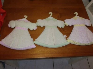 OSH KOSH Oshkosh Baby Kinderzimmer Rate Shabby Chic Plüsch Kleider Wandkunst Hang Set3 - Bild 1 von 6