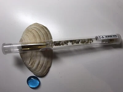 essence from Santa with love eyeshadow brush Lidschattenpinsel 01 *NEU*** - Bild 1 von 3