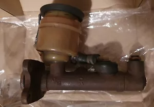 84-88 Toyota Pickup 4x4 Brake Master Cylinder W/Out Turbo OEM - Picture 1 of 2