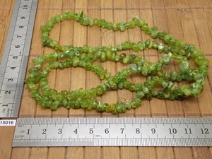 Collier baroque chips PERIDOT de qualité 90cm pierre naturelle soin reiki - Imagen 1 de 3