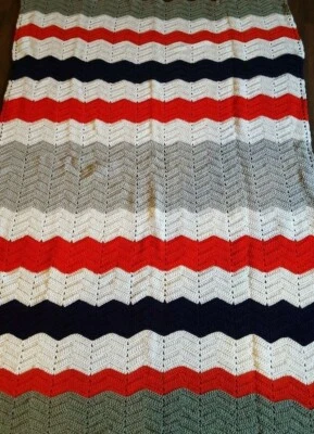 Manta Afghan Throw 48"X89" Vintage Hecha a Mano Rayas Multicolor Rojo Azul Blanco Foto 1 de 4
