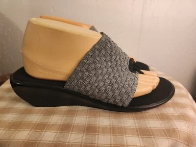 BM Bernie Mev женщин 8/39 серый металлический поскользнуться на стринги на танкетке сандалии #10 - Изображение 1 из 4