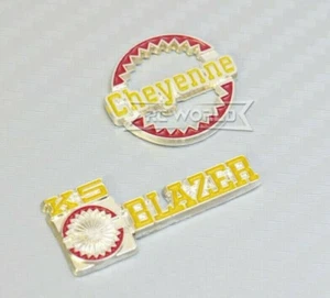 Insigne logo métal Cheyenne 1/10 métal 3D CHEVY BLAZER K5 (2 pièces) -ARGENT- - Photo 1/13
