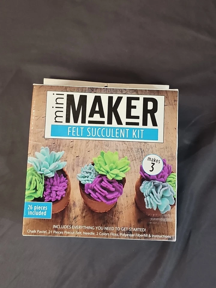 Leisure Arts Lea48959 Mini Maker Felt Succulent Kit Blue