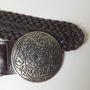 Cinturón Aeropostale Mujer Talla L Ancho Marrón Trenzado Cuero Tono Plateado Hebilla Grande - Imagen 1 de 10