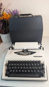 Vintage Adler Tippa tragbare Schreibmaschine weiß mit Hartschalenkoffer - Bild 1 von 17