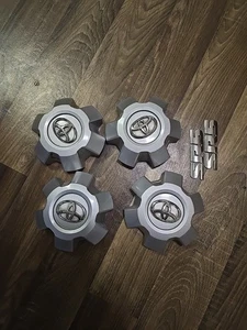 Toyota 4Runner fits 2014-2023 Center Caps 4260B-35070 free ship NEW NIB - Picture 1 of 15