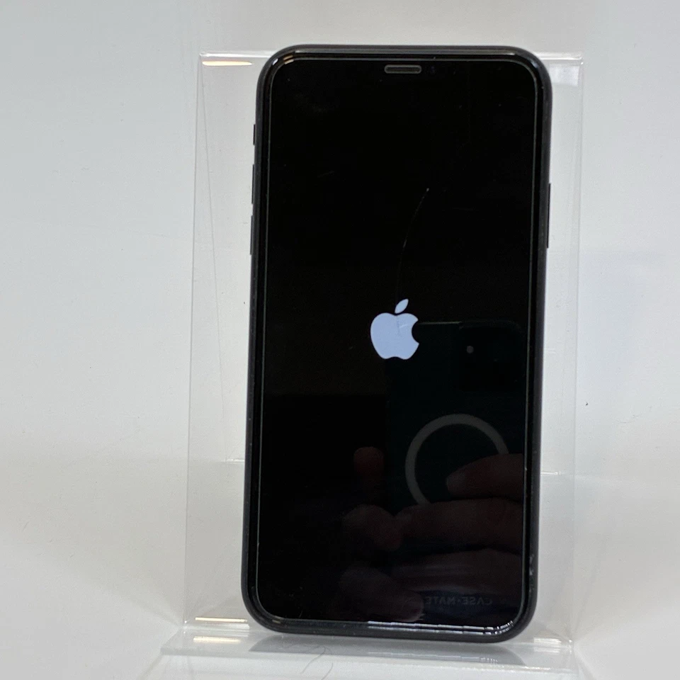 Apple iPhone XR | 64GB | Black | Unlocked | Cracked Screen | 83% Battery | Video - Image 1 of 4