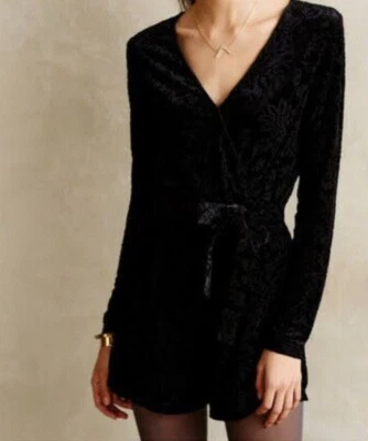 Mameluco de terciopelo negro Anthropology Saylor para mujer manga larga talla mediana  Foto 1 de 4