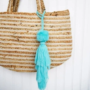 Große Quasten einfarbig türkis für Tragetaschen, Taschen, Geldbörsen zum Binden von Chloe & Lex Neu im Karton - Bild 1 von 16