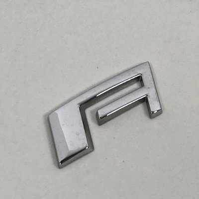 2004-2007 Chevrolet Malibu LS V6 emblema letra 'A' porta-malas traseiro B4091 cromado - Imagem 1 de 4