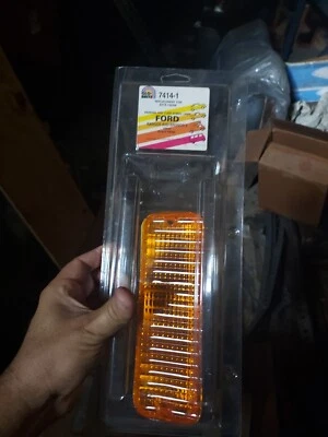 Lámpara giratoria derecha Ford Ranger Bronco 83-88 Glo-Brite # 7414-1 O reemplazar E3TZ-1320A Foto 1 de 4