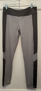 Under Armour Girls Jogger Leggings Gray/Black Fitted All Season Gear Sz Youth XL - Picture 1 of 11