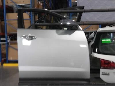 Conjunto de puerta delantera derecha usado se adapta a: Chevrolet Equinox 2013 delantero derecho gr Foto 1 de 4