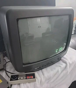 Sanyo DS13380 13 Inch CRT 1998 Retro Gaming TV Monitor - Tested - Picture 1 of 6