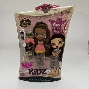 Muñeca Bratz Kidz 2006 Sasha dos trajes y pasador nueva en caja - Imagen 1 de 18