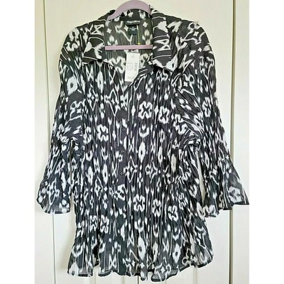 Maggie Barns Plus Blouse Pleated Black/White Ruffle Top Size 30/32 NWT RV $46 - Image 1 of 4