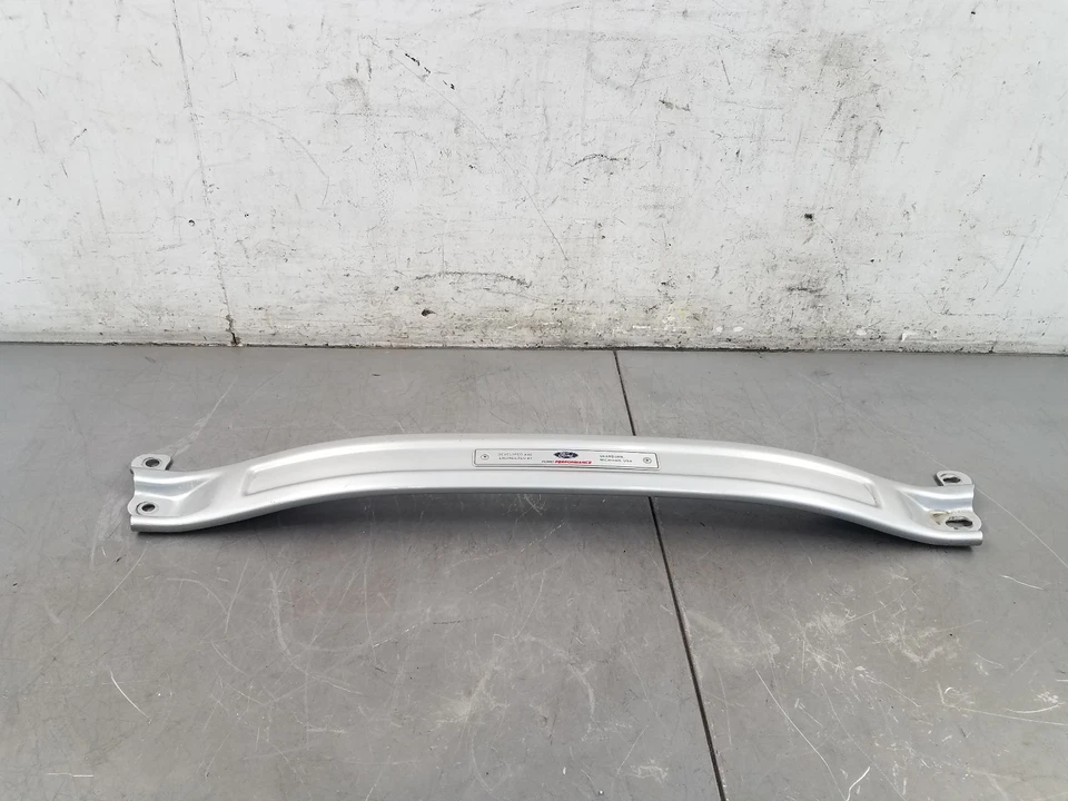 Крепление стойки башни 2016 Ford Mustang Shelby GT350 NO0638 VV1 - Изображение 1 из 4