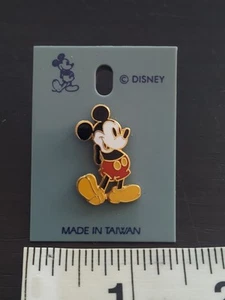 Disney 1980's Theme Park Classic Mickey Mouse Original Yellow Shoes Vintage Pin - Picture 1 of 2
