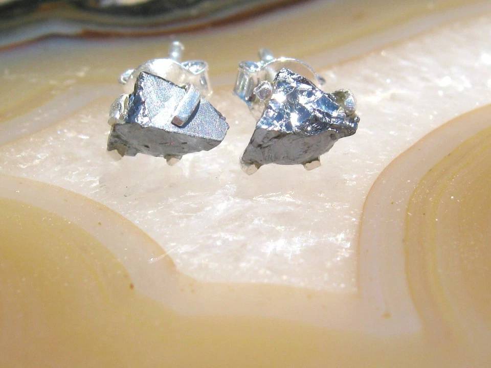 Aretes de silicona cruda natural y plata de ley Foto 1 de 4