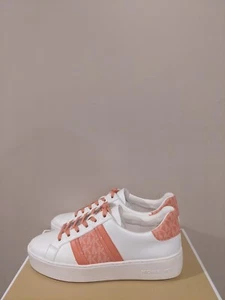 MICHAEL Michael Kors Women's Poppy Leather and Logo Stripe Sneaker Size 8.5 NIB - Picture 1 of 6