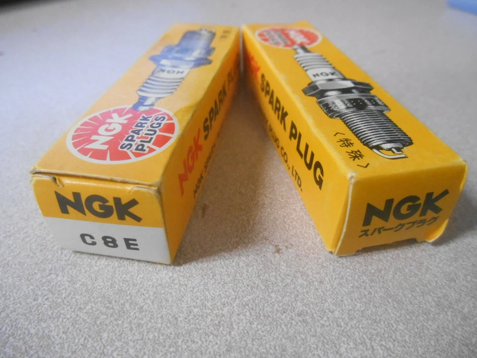 NOS NGK Spark Plug Husaberg FE3501 FE350 FE600 FS600 FS650 FX470 FX501 C8E 数量 2 — 第 1/1 张图片